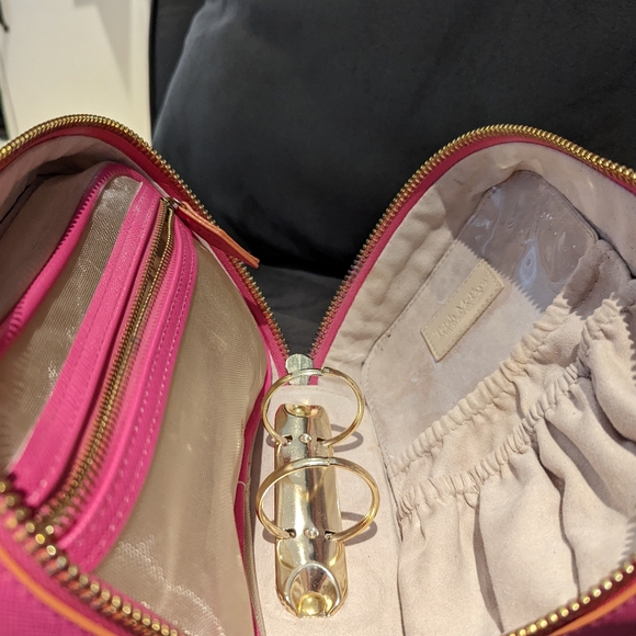 Trish McEvoy Small Make-up Planner - Picture 7 of 11